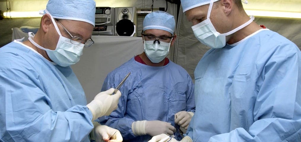 hair transplant surgeon in Dubai